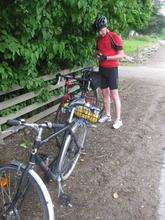 Druide gør sig klar - to cykler. Druide gør sig klar og to cykler.